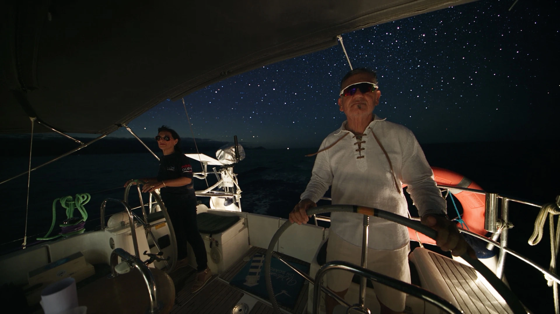 Experiencia de navegación durante una expedición Sea Starlight